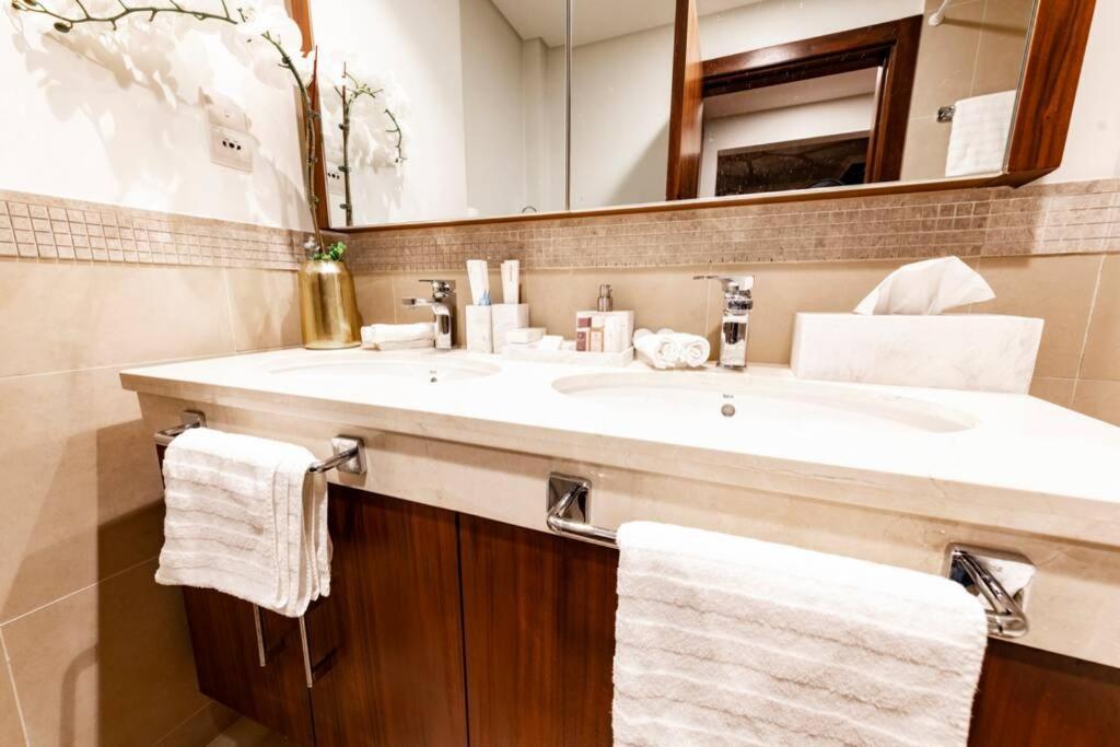 First Class 3Br With Full Burj Khalifa And Fountain View Dubai Exterior photo